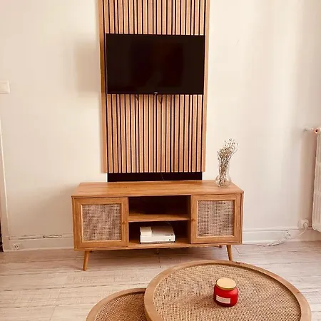 Recemment Renove Proche Gare Et דירה